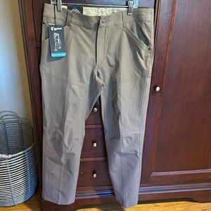 Kuhl men’s performance pants brown. New with tags. 34/30